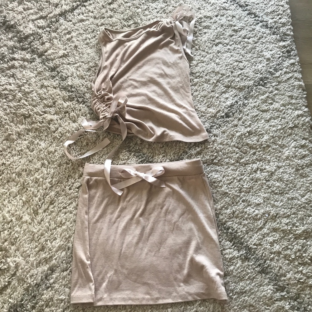 Adorable khaki 2 piece skirt set